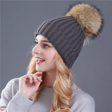 Load image into Gallery viewer, Winter hat for women