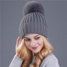 Load image into Gallery viewer, Winter hat for women